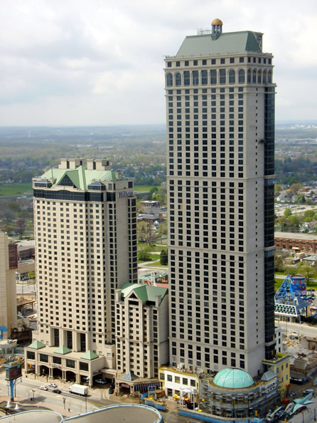 HiltNiagaraHotel-01.jpg